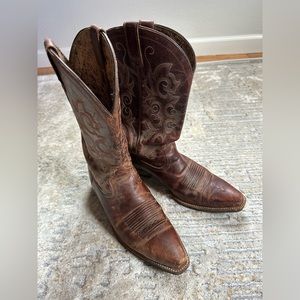 Ariat brown tall women’s cowboy boots size 8.5